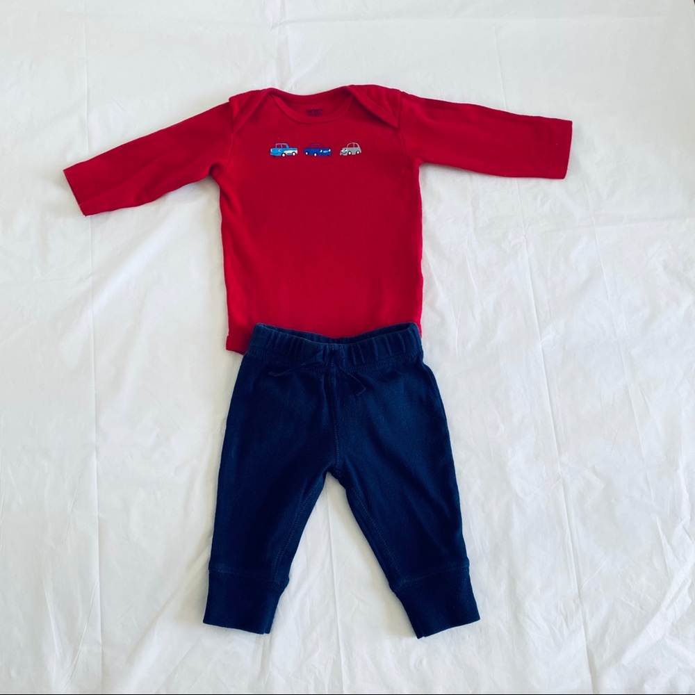 4 For $10   Carters Outfit Bundle